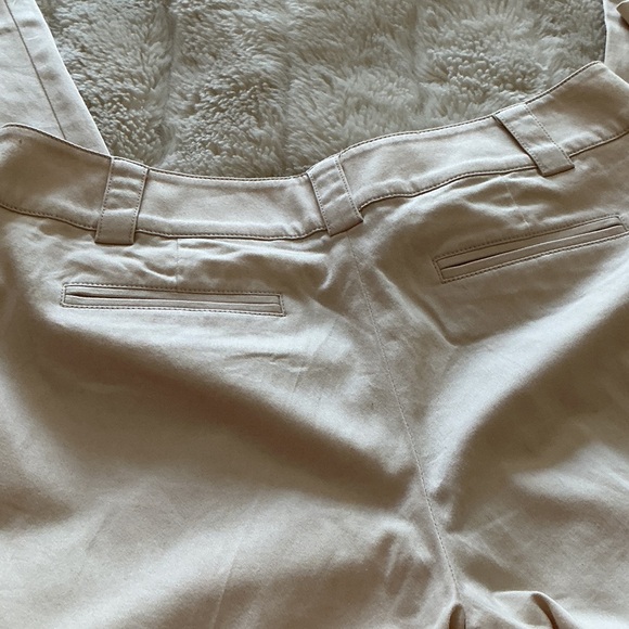 Elegant Cream Trousers from ST. JHON SPORT - Picture 5 of 6